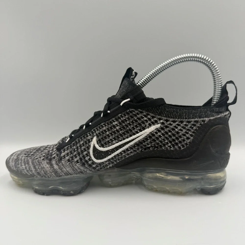 Nike Air VaporMax 2021 FK Womens Size 7 Running Shoes Flyknit Black Grey DH4088